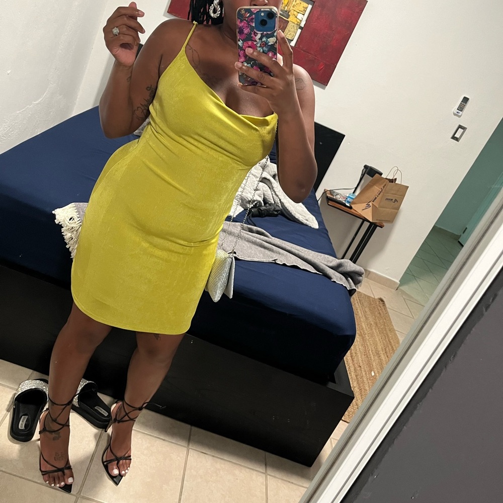 Mini dress - Picture 3 of 4